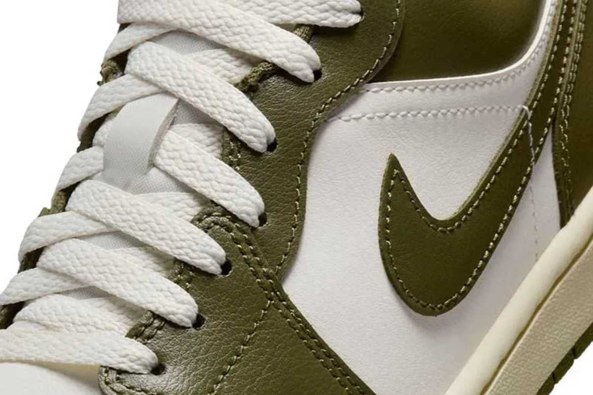 Tênis Air Jordan 1 Low Paris Bege