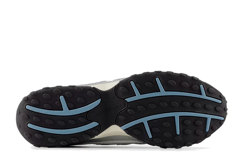 New Balance 204L Silver Metallic Sky Prateado