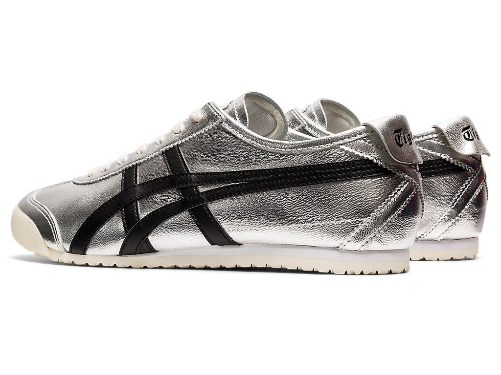 Tênis Onitsuka Tiger Mexico 66 Pure Silver Black Cinza detalhe frontal