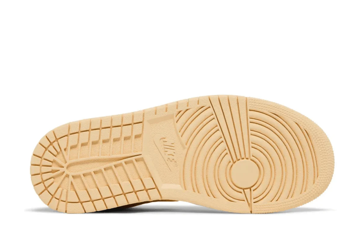 Tênis Air Jordan 1 Low "Team Gold" Amarelo