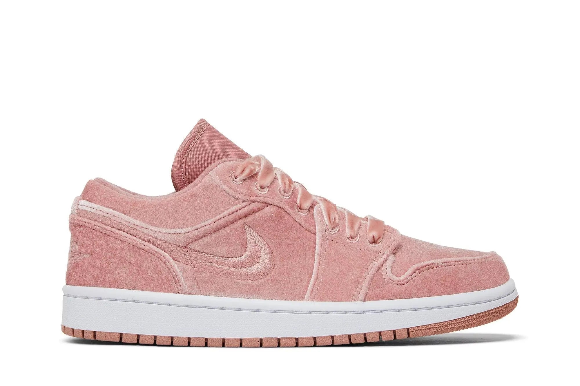 Tênis Air Jordan 1 Low SE Pink Velvet Rosa
