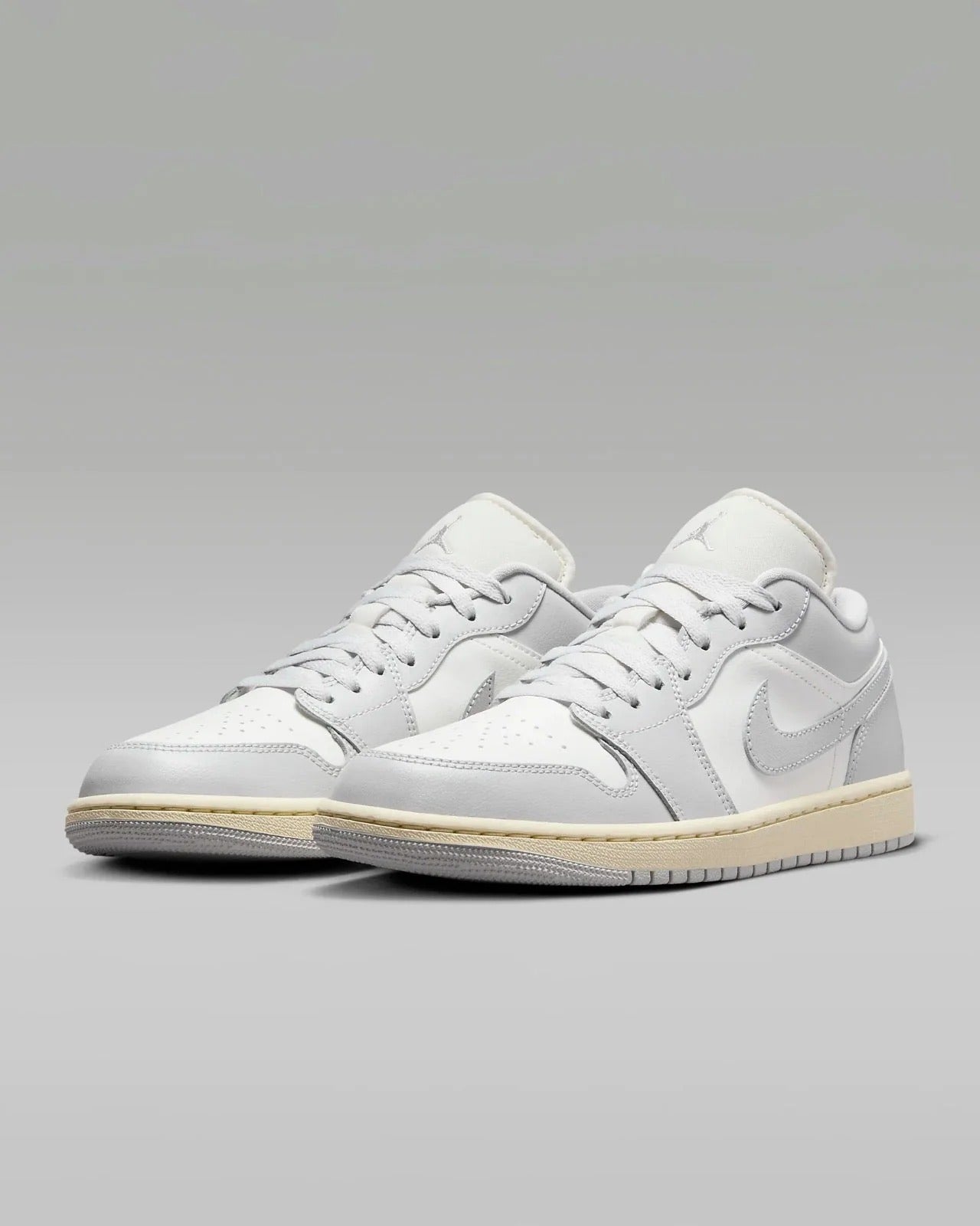 Tênis Air Jordan 1 Low Neutral Grey Coconut Milk Cinza