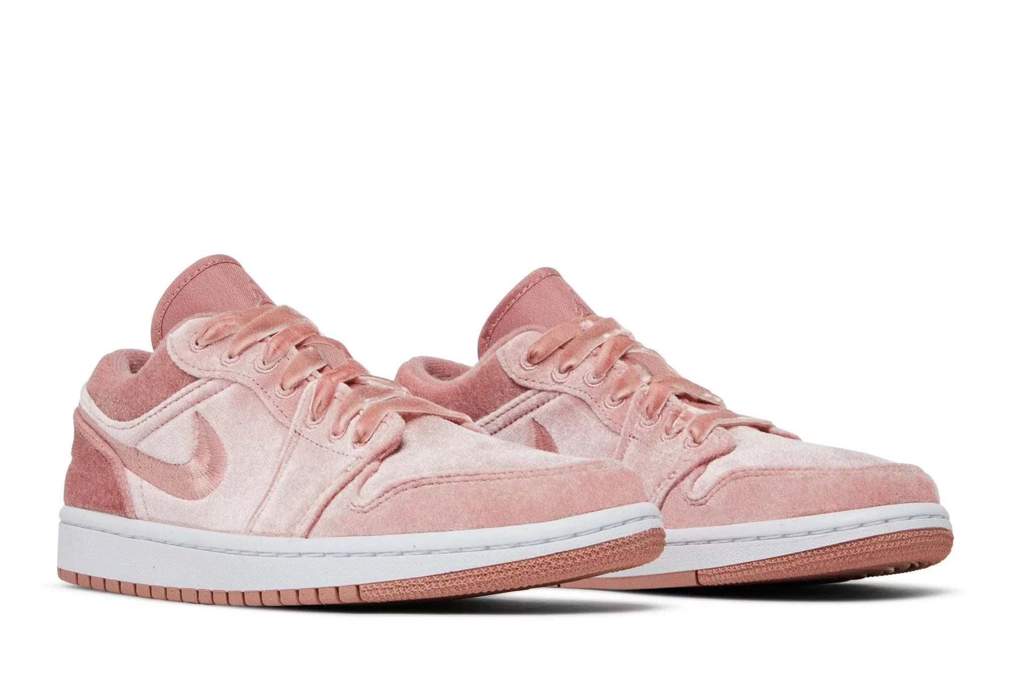 Tênis Air Jordan 1 Low SE Pink Velvet Rosa