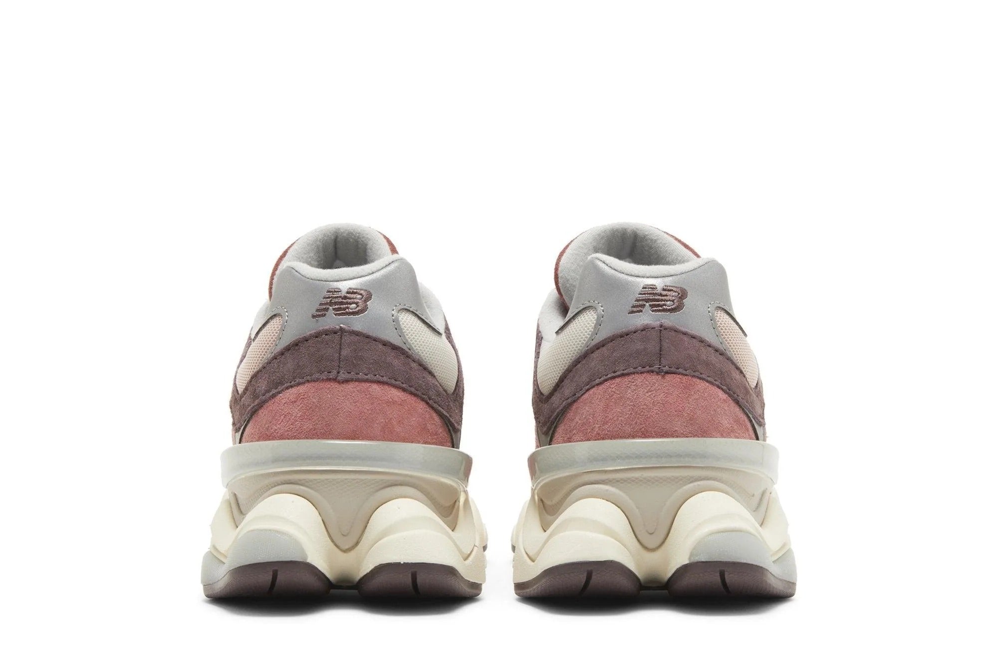 Tênis New Balance 9060 Mineral Red Truffle Rain Cloud Vermelho