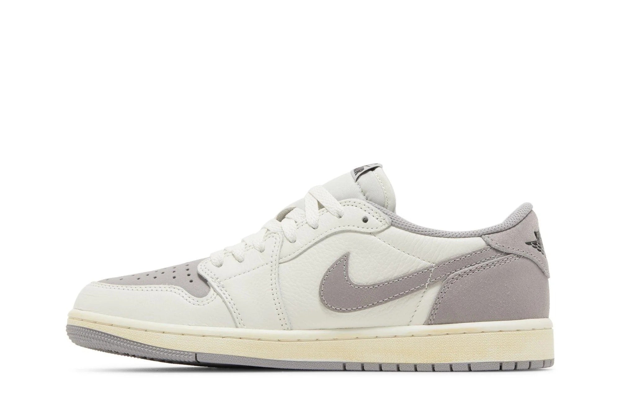 Tênis Air Jordan 1 Retro Low OG 'Atmosphere Grey' Roxo