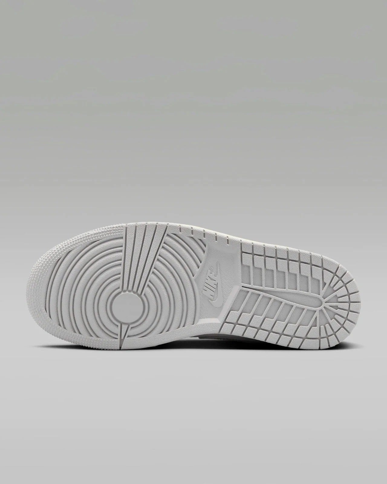 Tênis Air Jordan 1 Low Neutral Grey Coconut Milk Cinza