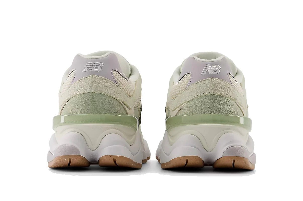 Tênis New Balance 9060 Garter Snake Pearl Grey Verde