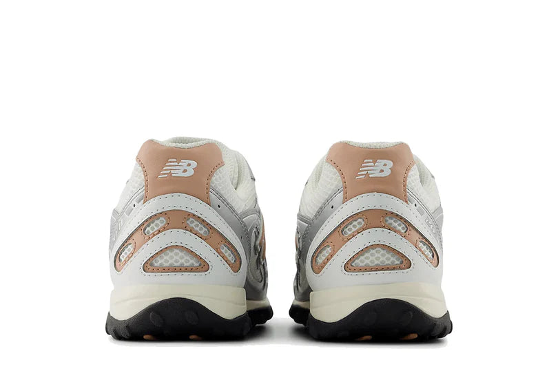 New Balance 204L Silver Metallic Flat Taupe Prateado